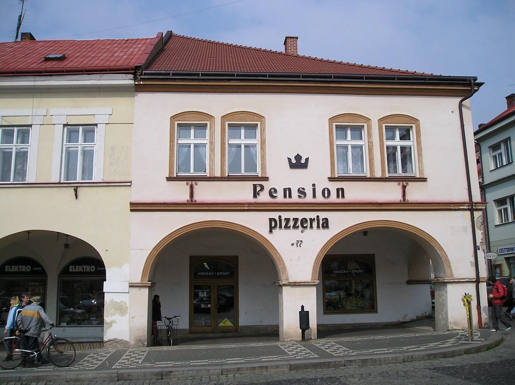 Penzion U Ceske Koruny Jičín エクステリア 写真